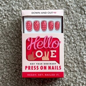 Hello Love press on nails